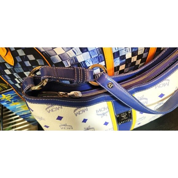 MCM - Limited Edition Monogram Shoulder Bag w/ Croc Embossed Wallet - Picture 12 of 16